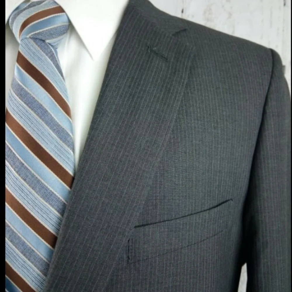 Haggar 42S Gray Pinstripe 2pc Suit Tailored Fit